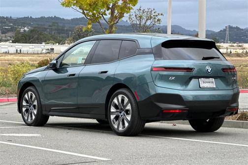 2025 BMW iX xDrive50