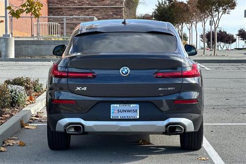 2025 BMW X4 xDrive30i