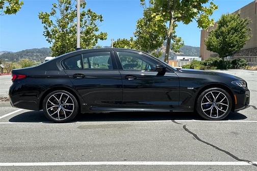 2022 BMW 530e 530e