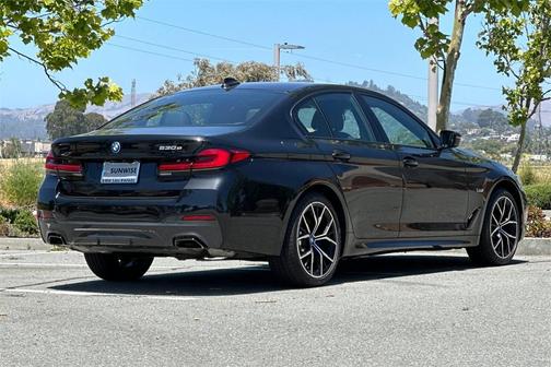 2022 BMW 530e 530e