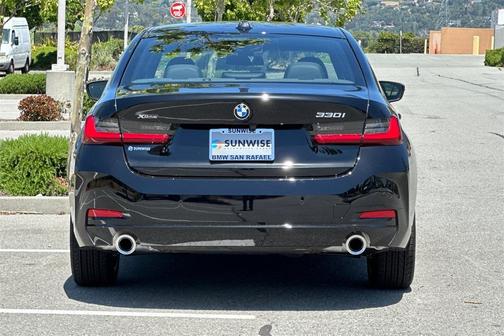 2025 BMW 330 i xDrive
