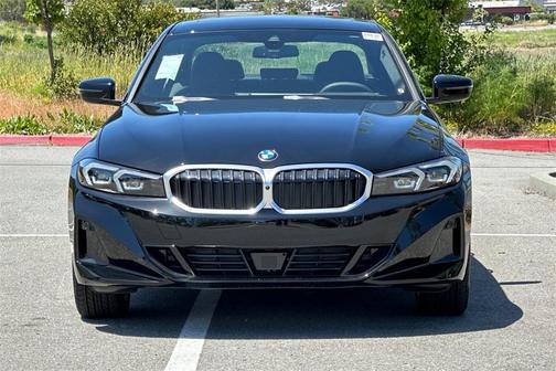 2025 BMW 330 i xDrive