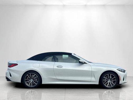 Mineral White Metallic 2025 BMW 430 i