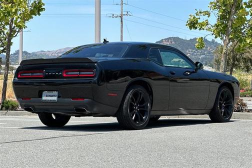 2017 Dodge Challenger SXT