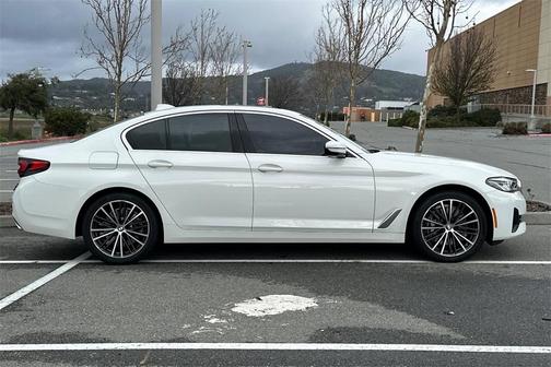 2022 BMW 540 i