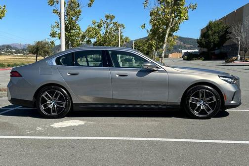 2024 BMW i5 eDrive40