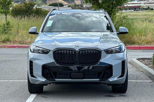 Gray Metallic 2026 BMW X5 xDrive40i