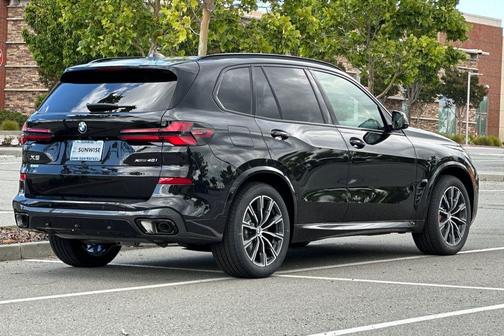 Black Sapphire Metallic 2026 BMW X5 xDrive40i