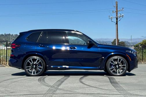 Tanzanite Blue II Metallic 2026 BMW X5 M60i