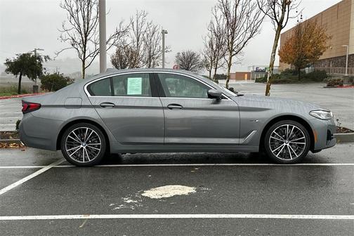 2023 BMW 530e 530e