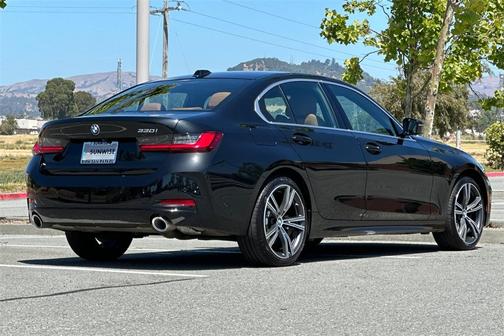2024 BMW 330 i