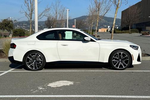 2023 BMW 230 i xDrive