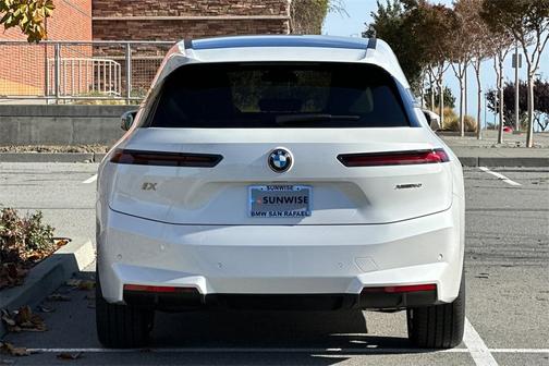 2026 BMW iX xDrive60