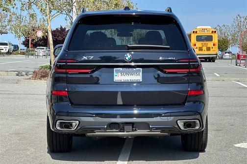 2025 BMW X7 xDrive40i