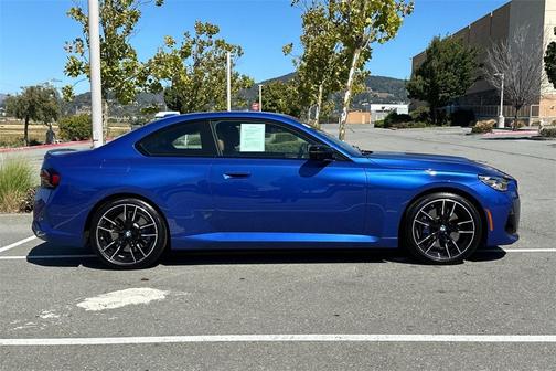 2025 BMW M240 i