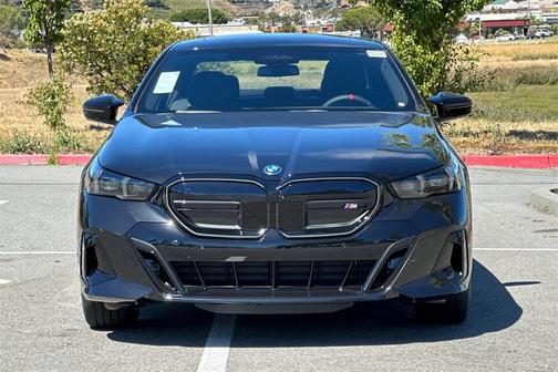 2025 BMW i5 M60