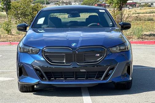 2025 BMW i5 M60