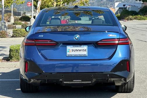 2025 BMW i5 M60
