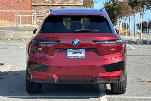 2025 BMW iX xDrive50