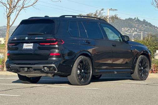 2026 BMW X7 M60i
