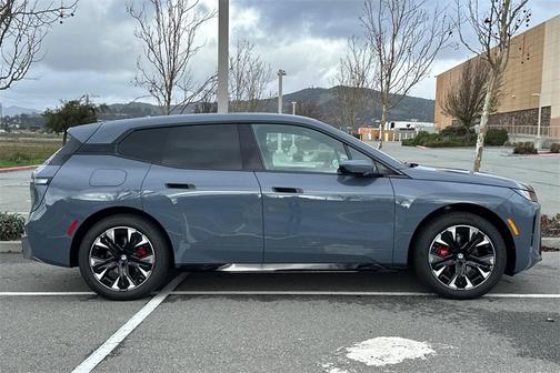 2026 BMW iX xDrive60