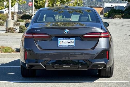 2024 BMW 530 i xDrive