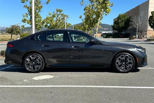 2024 BMW 530 i xDrive