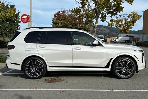 2026 BMW X7 xDrive40i