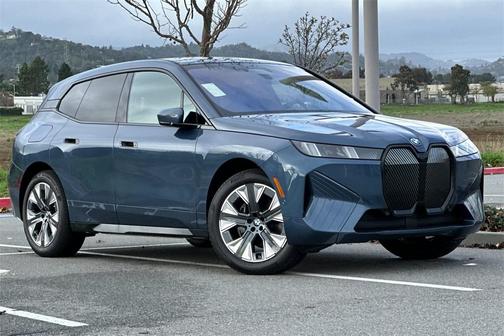 2026 BMW iX xDrive60