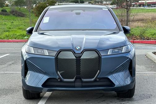 2026 BMW iX xDrive60