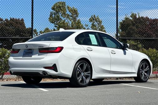 2022 BMW 330 i
