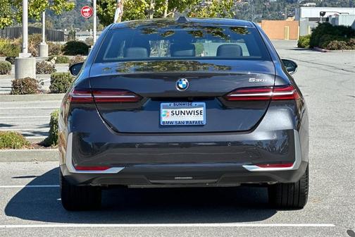 2024 BMW 530 i