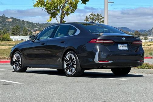 2024 BMW 530 i