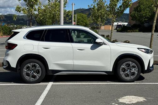 Alpine White 2026 BMW X1 xDrive28i