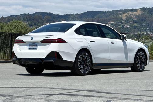 Alpine White 2026 BMW i5 xDrive40