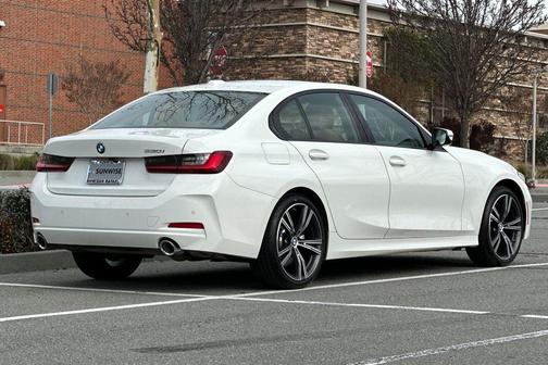 2023 BMW 330 i