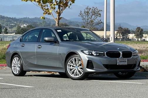 2023 BMW 330e xDrive