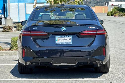 2025 BMW i5 M60