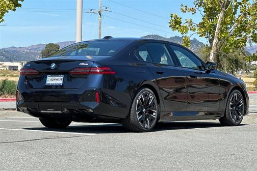 2025 BMW i5 M60