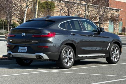 2025 BMW X4 xDrive30i