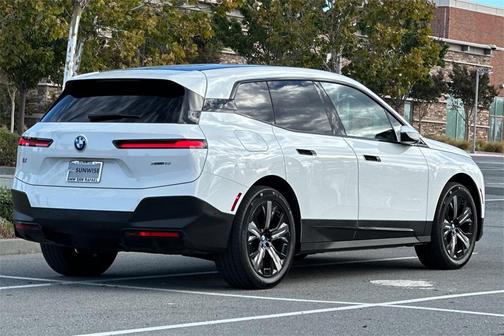 2025 BMW iX xDrive50