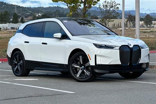2025 BMW iX xDrive50