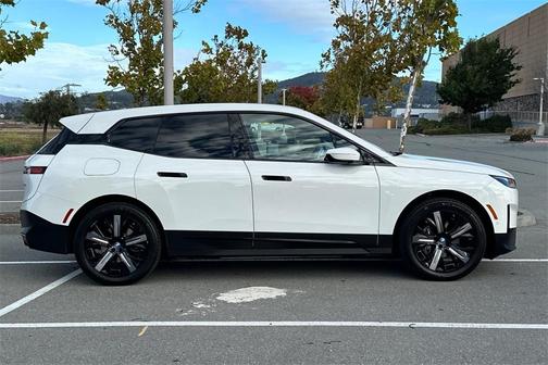 2025 BMW iX xDrive50