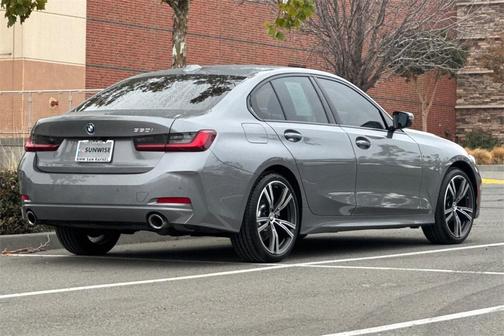 2023 BMW 330 i