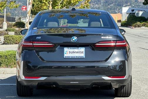 2026 BMW i5 eDrive40