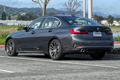 2019 BMW 330 i
