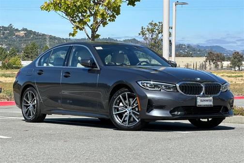 2019 BMW 330 i