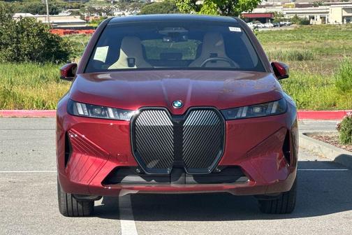 Aventurin Red Metallic 2026 BMW iX xDrive45