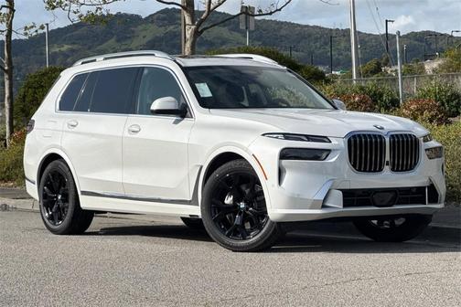 2025 BMW X7 xDrive40i