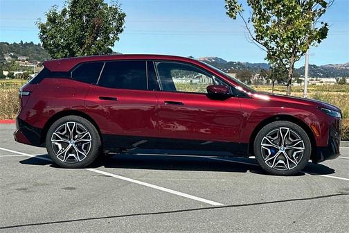 2025 BMW iX xDrive50